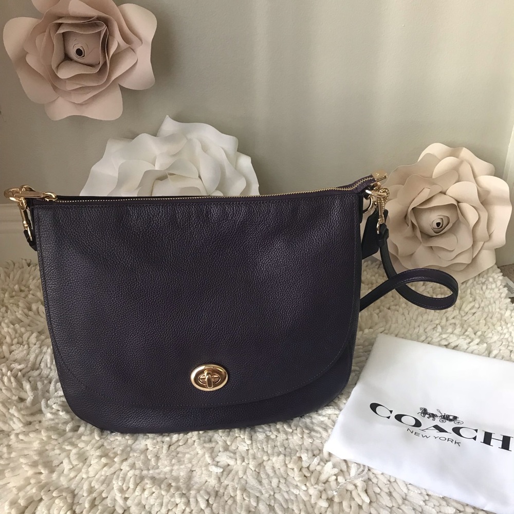 Coach Turnlock Medium Hobo Light Gold Aubergine